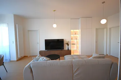 Na prenájom 3-izbový byt, 85 m², Košice-Staré Mesto, Žriedlová