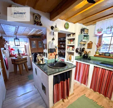 Na predaj 6-izbový dom, 110 m², Východná