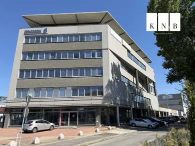 Комерційні приміщення в оренду, Bratislava-Ružinov · €2 204