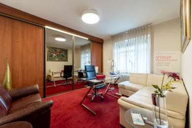Na predaj 7-izbový dom, Bratislava-Staré Mesto, Mudroňova