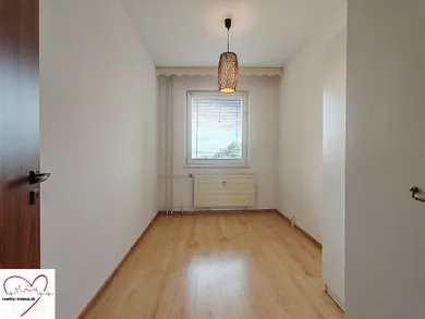 Na prenájom 3-izbový byt, 71 m², Trnava, T. Tekela