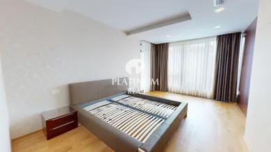 Na prenájom 3-izbový byt, 125 m², Bratislava-Staré Mesto, Hriňovská