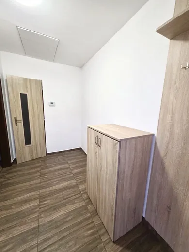 Na prenájom 2-izbový byt, 50 m², Pezinok, Kollárova