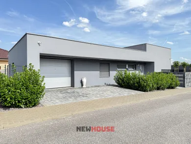 Domy na predaj 4-izbový, Nové Mesto nad Váhom · €416 000