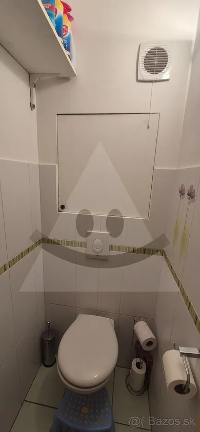 Na predaj 2-izbový byt, 67 m², Komárno, Bisk.Királya