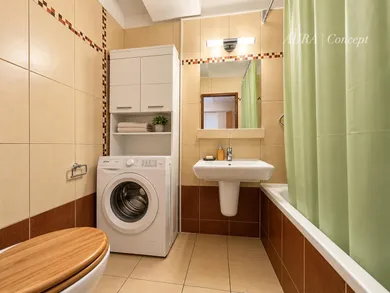 Na prenájom 2-izbový byt, 40 m², Bratislava-Ružinov, Miletičova