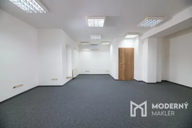 Na prenájom komerčné, 100 m², Trenčín, Jilemnického