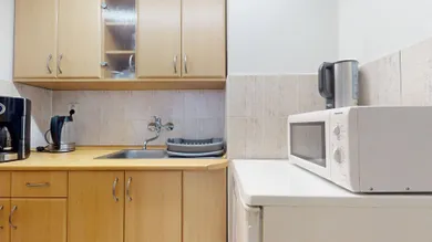 Na prenájom komerčné, 113 m², Bratislava-Ružinov, Budovateľská