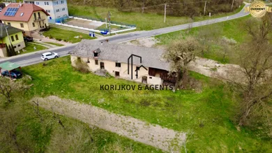 Na predaj 2-izbový dom, 517 m², Hankovce