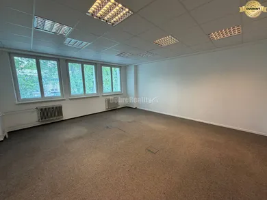 Na prenájom komerčné, 36 m², Prievidza