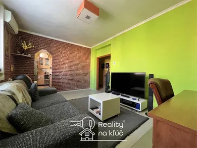 Na predaj 3-izbový byt, 61 m², Nové Zámky, Lécka