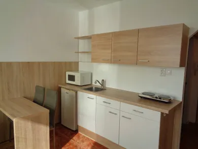 Na prenájom 1-izbový byt, 20 m², Bratislava-Ružinov, Andreja Mráza