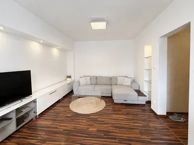 Na prenájom 2-izbový byt, 55 m², Košice-Staré Mesto, Komenského
