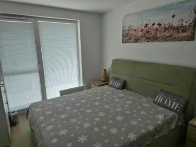 Na prenájom 2-izbový byt, 53 m², Bratislava-Rača, Dopravná