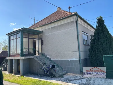 Eladó házak, Dvory nad Žitavou · €105 000