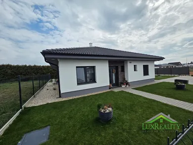 Дома на продажу, Nové Mesto nad Váhom · €279 900