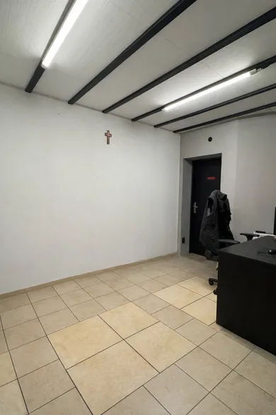 Na predaj objekt, 800 m², Vinné