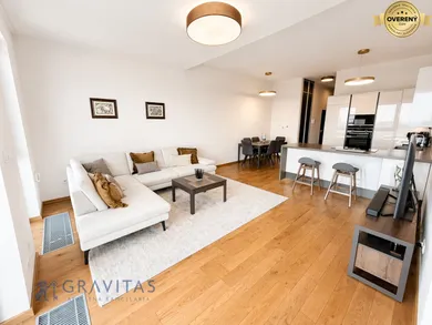 Na predaj 4-izbový byt, 109 m², Bratislava-Nové Mesto, Pod Vtáčnikom