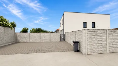 Дома на продажу, 4-комнатные, Senec · €305 000
