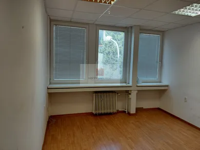 Komerčné priestory na prenájom, Bratislava-Nové Mesto · €143