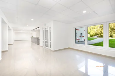 Na prenájom komerčné, 12 m², Nitra, Ždiarska