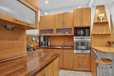 Na predaj 3-izbový byt, 83 m², Bratislava-Nové Mesto, Jiskrova