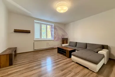 Na prenájom 2-izbový byt, 78 m², Leopoldov, Nádražná