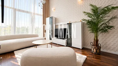 Na predaj 2-izbový byt, 68 m², Bratislava-Staré Mesto, Pribinova