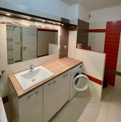 Na prenájom 2-izbový byt, 56 m², Bratislava-Ružinov, Tomášikova