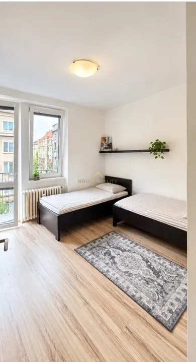 Na prenájom 3-izbový byt, 78 m², Bratislava-Staré Mesto, Björnsonova