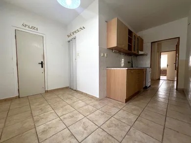 Na predaj 3-izbový byt, 82 m², Bánovce nad Bebravou
