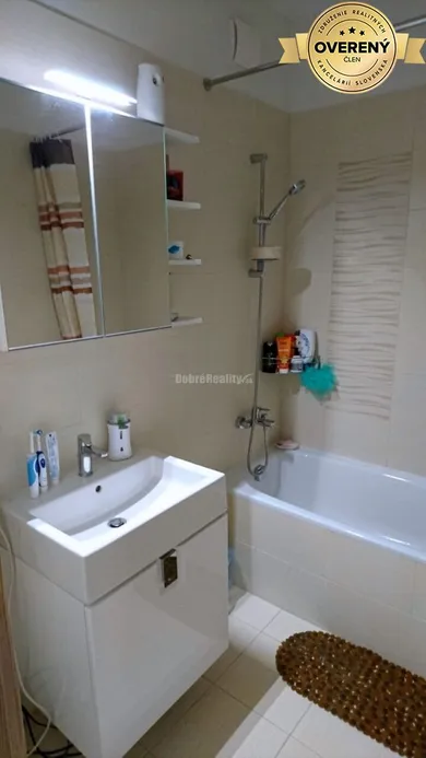 Na prenájom 3-izbový byt, 86 m², Banská Bystrica, Nad Plážou