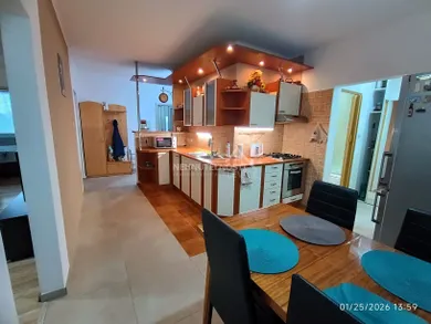 Mieszkania na wynajem, 3-pokojowe, Levice · €700