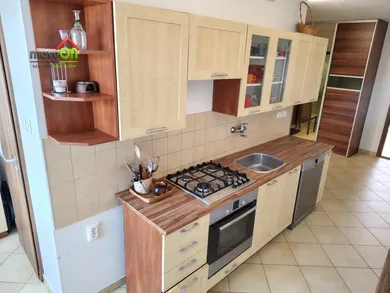 Na predaj 3-izbový byt, 82 m², Levice, Ul. kpt. J. Nálepku