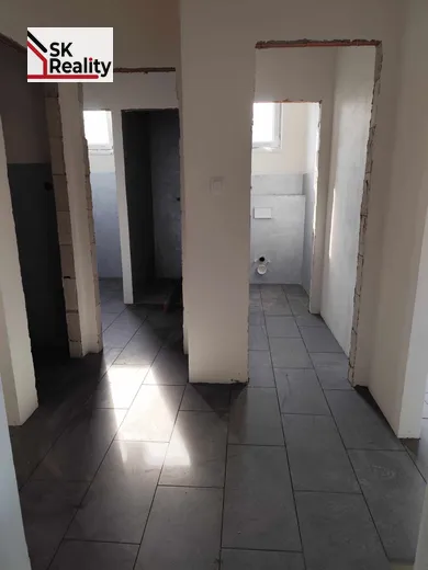 Na prenájom komerčné, 150 m², Komárno