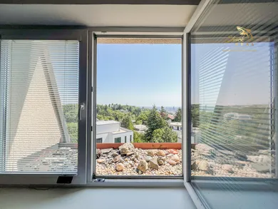 Na prenájom 2-izbový byt, 81 m², Bratislava-Staré Mesto, Haydnova