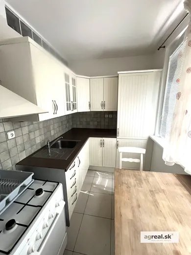 Mieszkania na wynajem, 1-pokojowe, Bratislava-Vrakuňa · €410