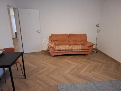 Na prenájom 1-izbový byt, 20 m², Trenčín, POD SOKOLICE 1