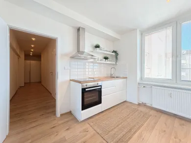 Na prenájom 3-izbový byt, 80 m², Košice-Staré Mesto, Letná