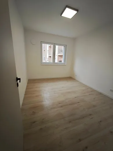 Na predaj 3-izbový byt, 65 m², Šelpice, Suchovská