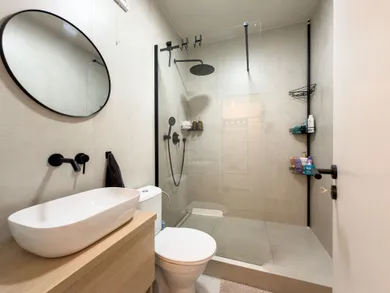 Na prenájom 2-izbový byt, 42 m², Bratislava-Petržalka, Šustekova
