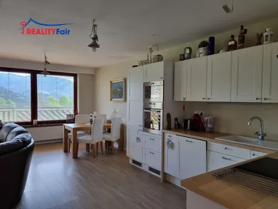 Na predaj 4-izbový byt, 100 m², Donovaly