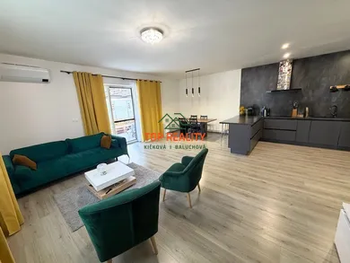 Eladó házak, 4-szobás, Galanta · €289 900