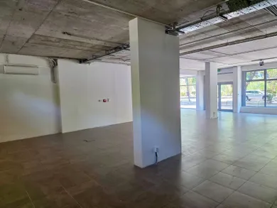 Na prenájom komerčné, 24 m², Bratislava-Ružinov, Tomášikova