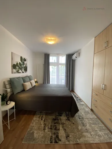 Na prenájom 6-izbový dom, 270 m², Bratislava-Nové Mesto
