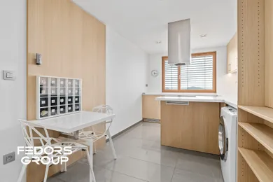 Na predaj 3-izbový byt, 66 m², Bratislava-Karlova Ves, Jamnického