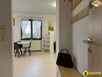 Na prenájom 2-izbový byt, 49 m², Komárno