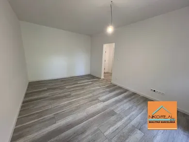 Na predaj 2-izbový byt, 60 m², Bratislava-Petržalka, Pankúchova