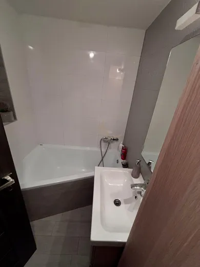 Na prenájom 3-izbový byt, 67 m², Valaská, -
