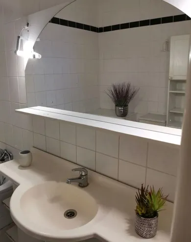 Na prenájom 3-izbový byt, 68 m², Bratislava-Nové Mesto, Rozvodná